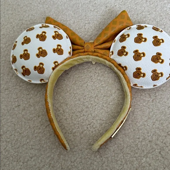 Disney Loungefly Mickey Waffle & Butter Ears - Picture 4 of 4